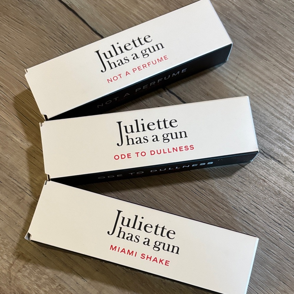 Juliette Has a Gun Fragrance Set - Black and White